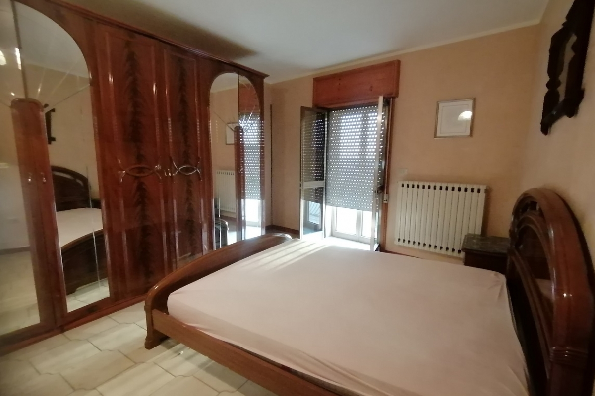 8 camerada letto.jpg